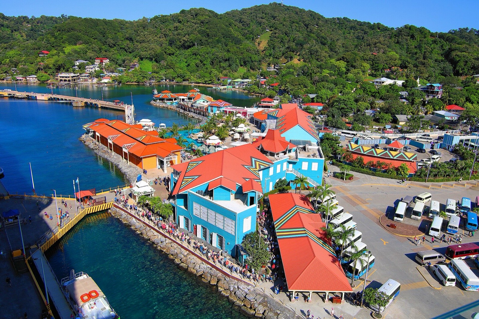 Roatán, Honduras — the island where a private city acquired the right to write its own law