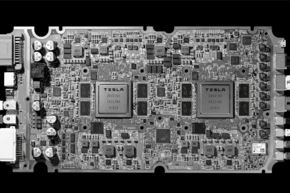 Tesla FSD HW4