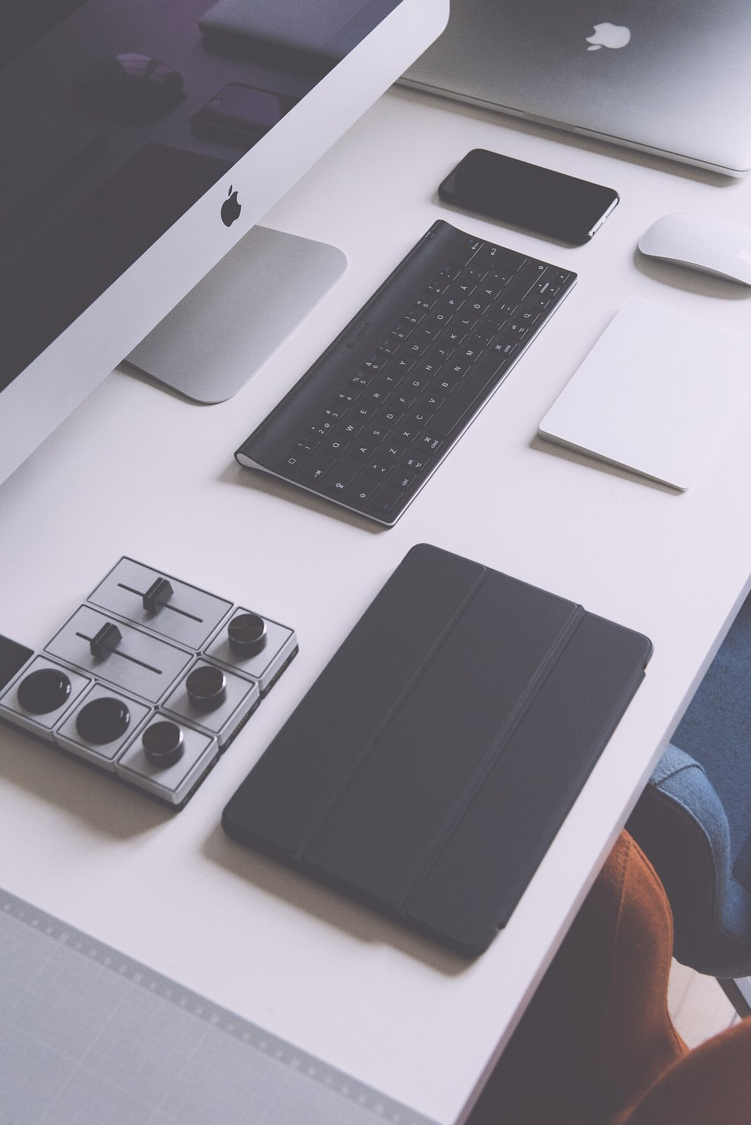 One codebase, every screen: cross-platform frameworks erase the boundary