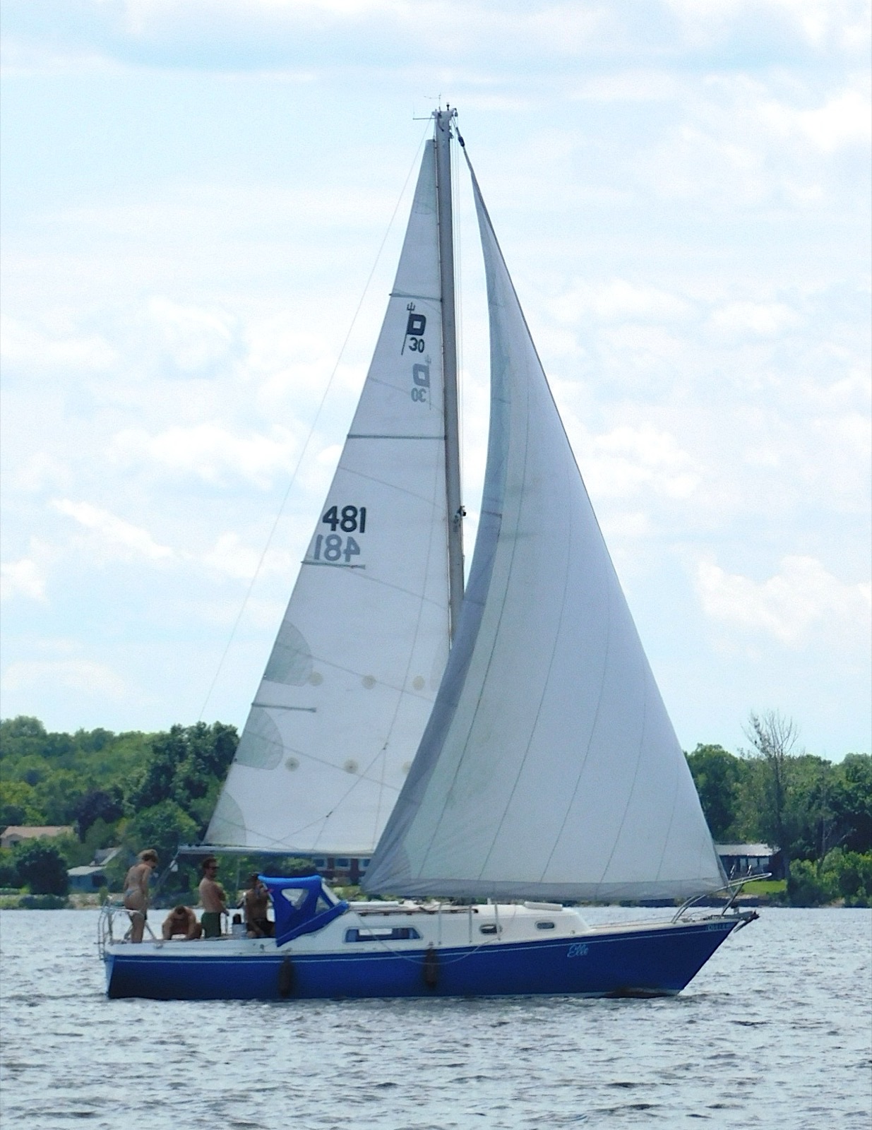 A Pearson 30 under sail, the same model as the Hold Fast boat.