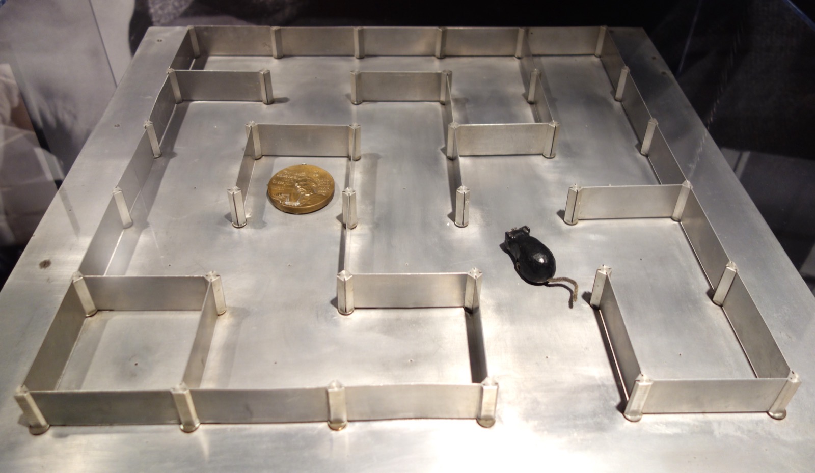Theseus, Shannon's maze-solving mechanical mouse, an early demonstration of machine learning